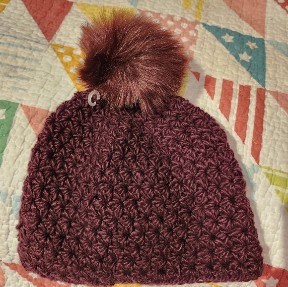 Surell Plum Handmade Starfish Knit Beanie with Faux Fur Pom NWT main image 7